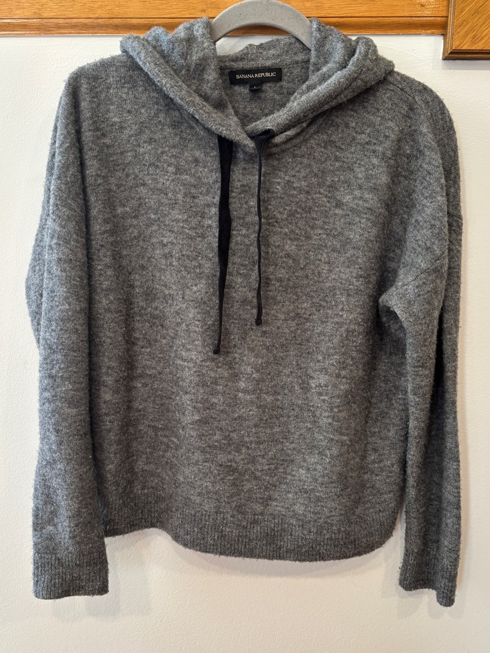 Banana Republic Gray Hooded Pullover Sweater with Black Drawstring - Womenās L